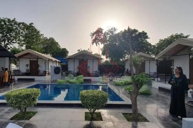 Luxury Farmhouse In Chhatarpur With Pool Új-Delhi Kültér fotó